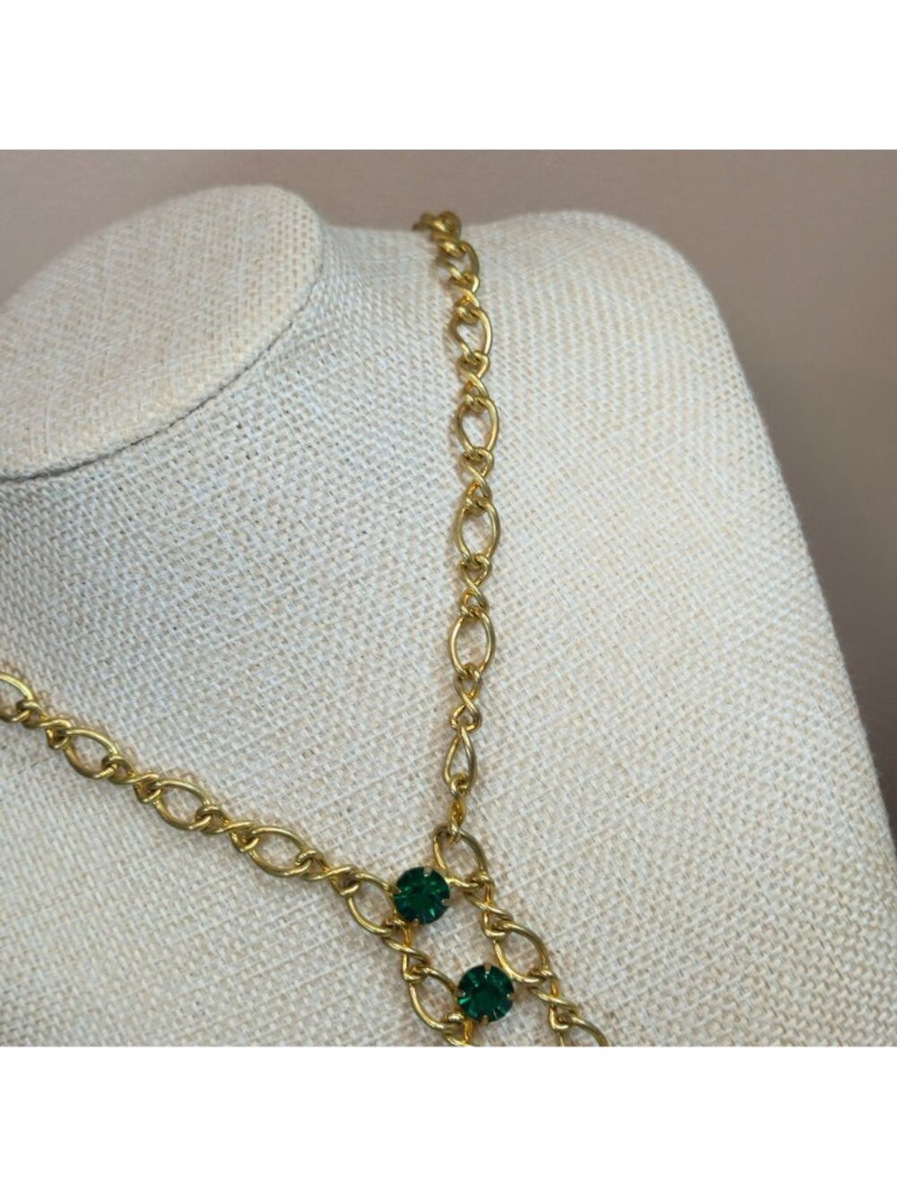 Vintage Art Deco Emerald Green Rhinestone Ladder Drop Pendant Necklace Gold Tone - Picture 8 of 16